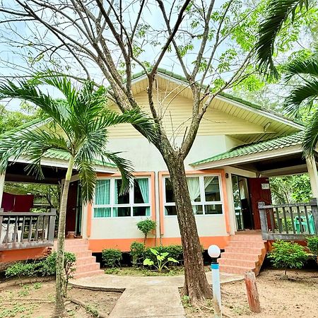 Lanta Palm Beach Resort , Beach Bungalow - Ko Lanta Eksteriør bilde