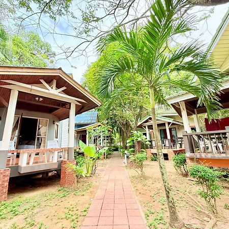 Lanta Palm Beach Resort , Beach Bungalow - Ko Lanta Eksteriør bilde