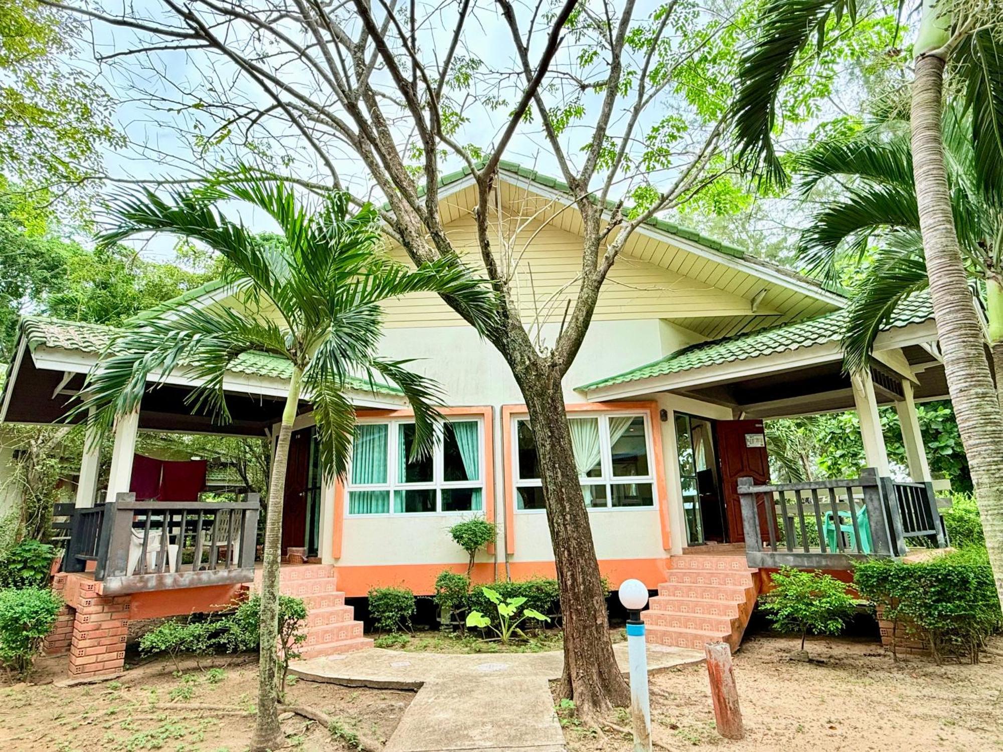 Lanta Palm Beach Resort , Beach Bungalow - Ko Lanta Eksteriør bilde
