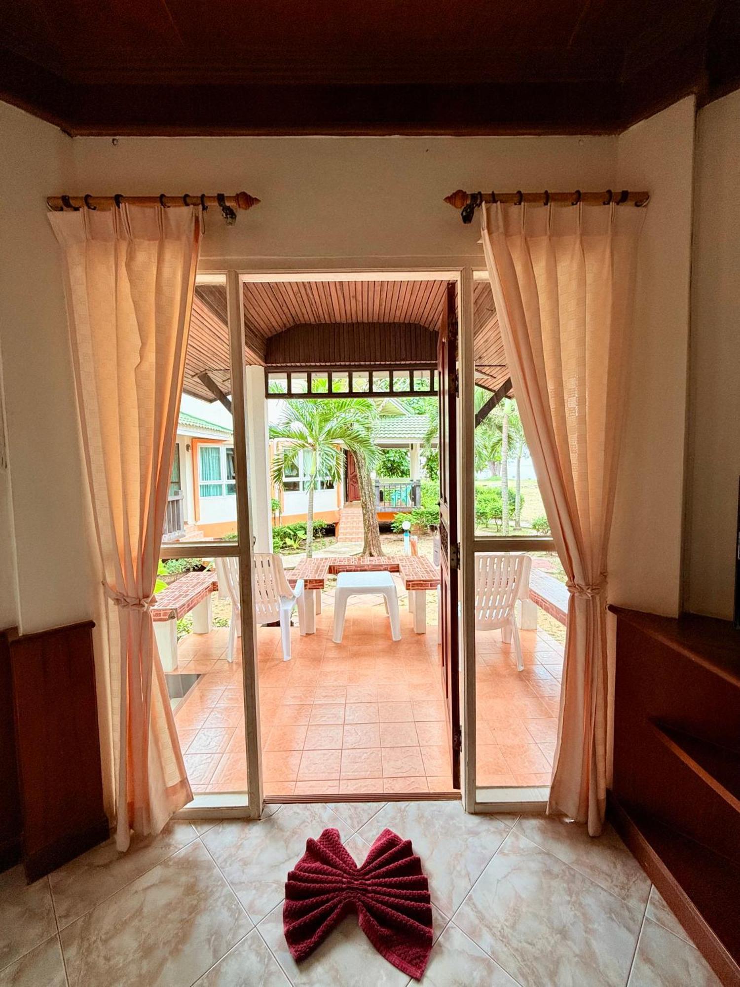 Lanta Palm Beach Resort , Beach Bungalow - Ko Lanta Eksteriør bilde