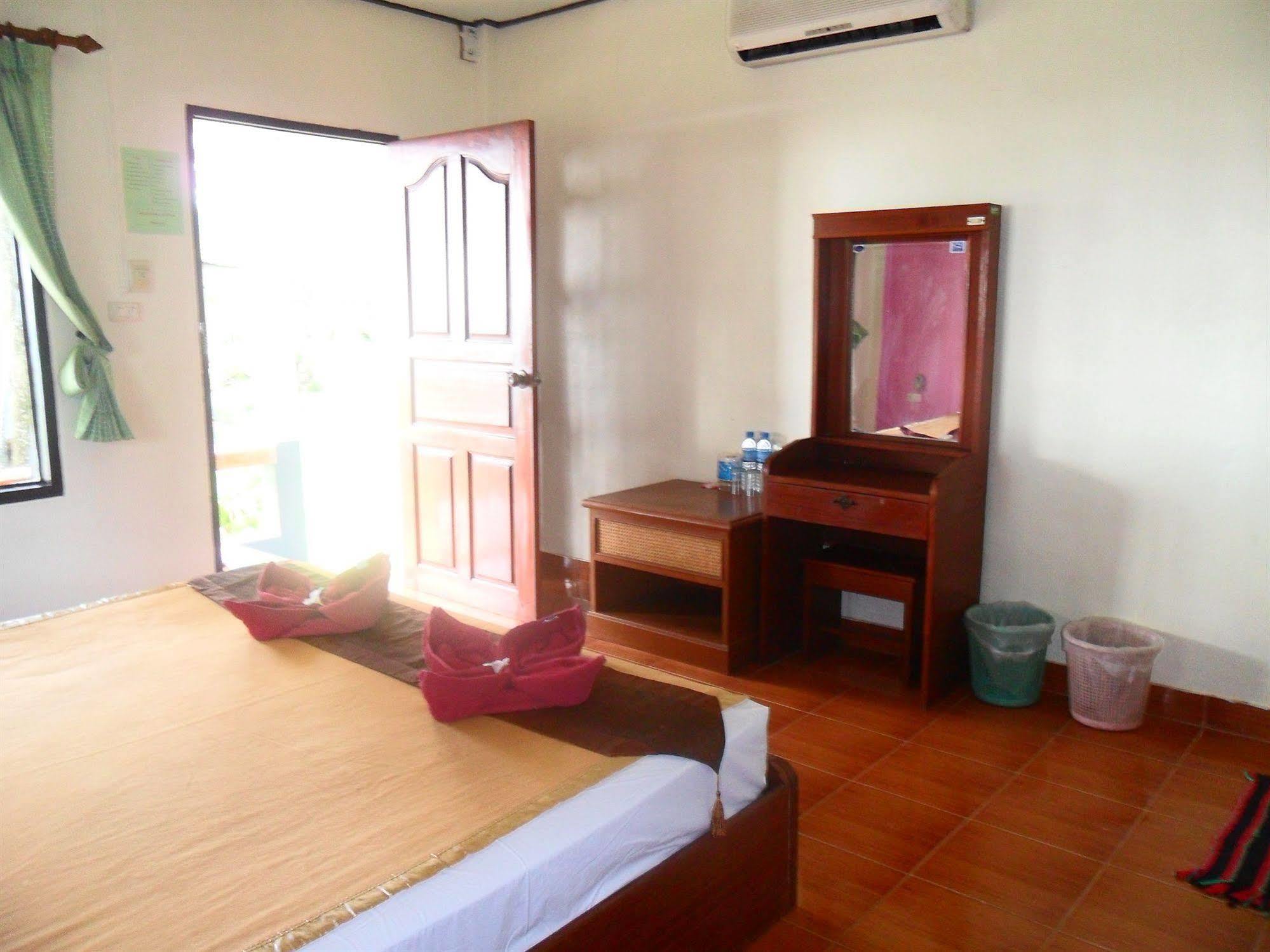Lanta Palm Beach Resort , Beach Bungalow - Ko Lanta Eksteriør bilde
