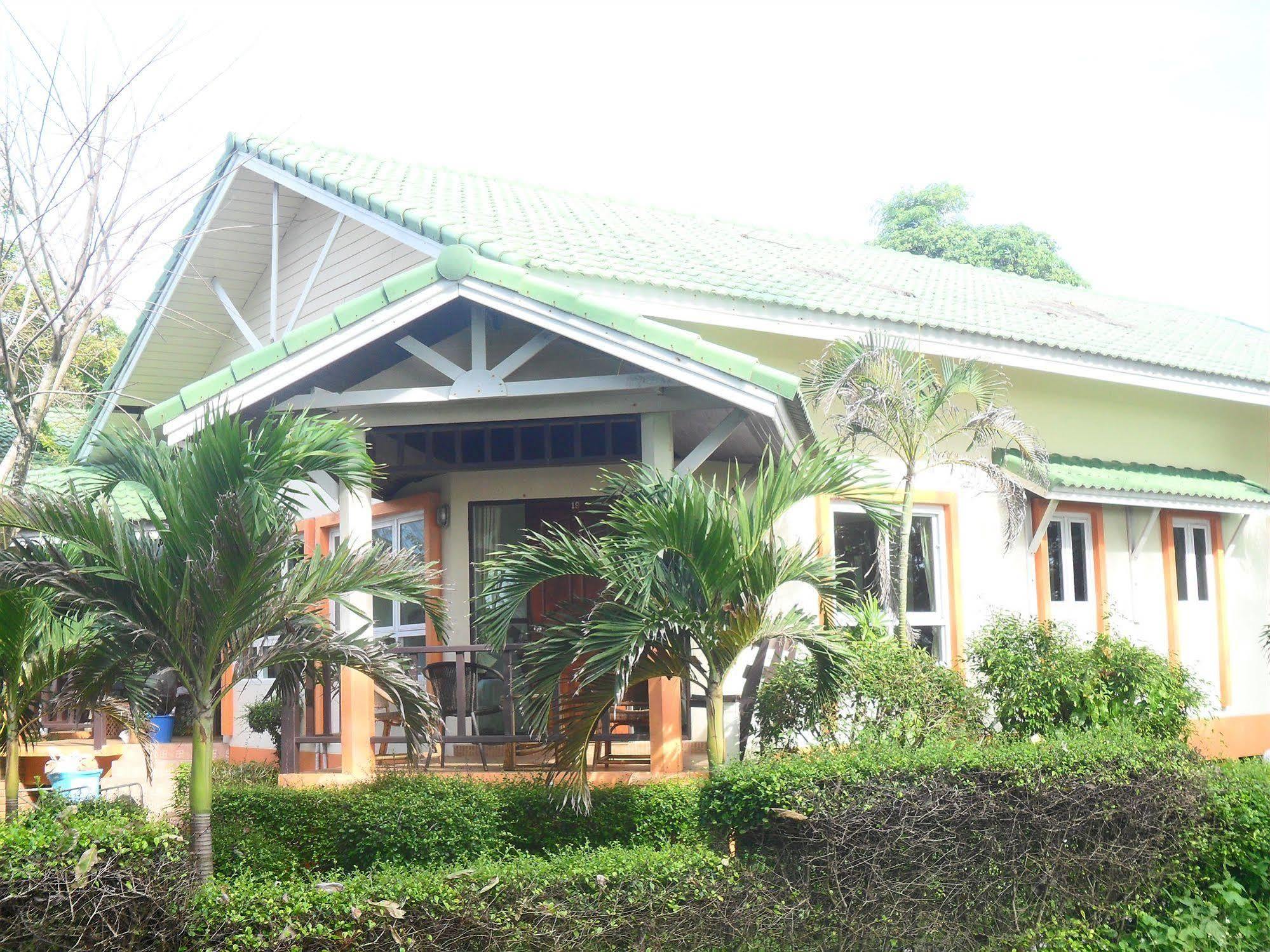Lanta Palm Beach Resort , Beach Bungalow - Ko Lanta Eksteriør bilde